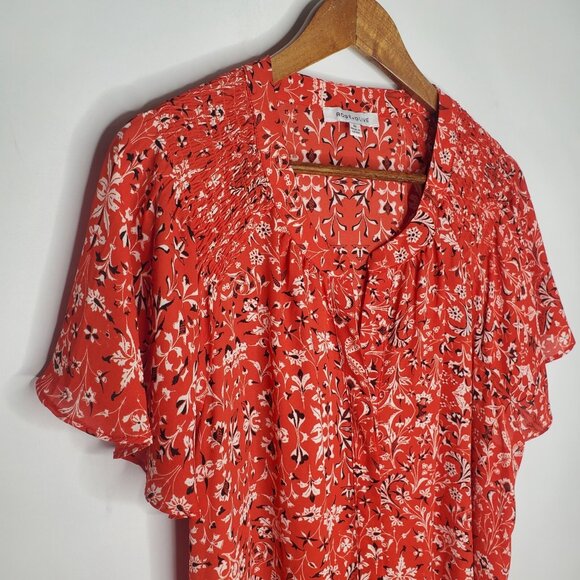 Rose + Olive Womens Red Floral Smockedd Button Front Short Sleeve Top Size 2X - Picture 2 of 10